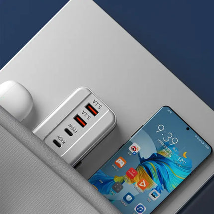 4 Ports (2 USB＋2 Type-C）Charging Adapter Comes with Type-c Cable-White